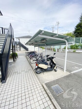 津久野駅 徒歩8分 1階の物件外観写真